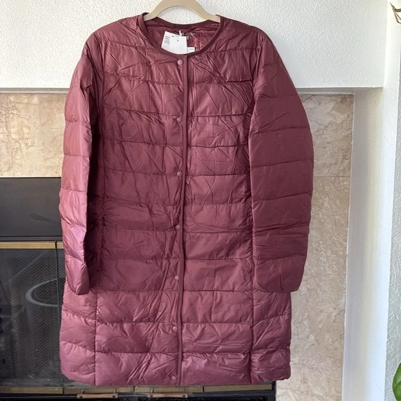 Uniqlo Women Ultra light Down Compact Coat Jacket Color Wine Size L - Picture 3 of 11